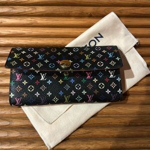 LV WALLET WITH HOT PINK INTERIOR